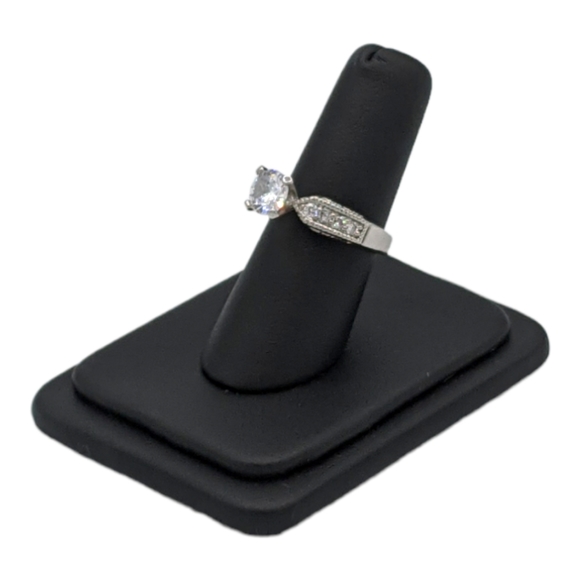 Stunning Faux Diamond Ring - Picture 7 of 12